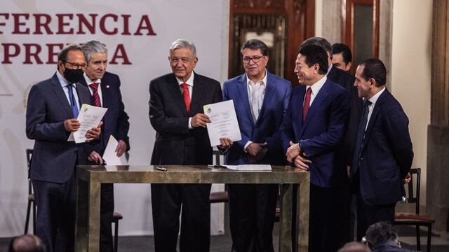 Firma de la propuesta de reforma de pensiones