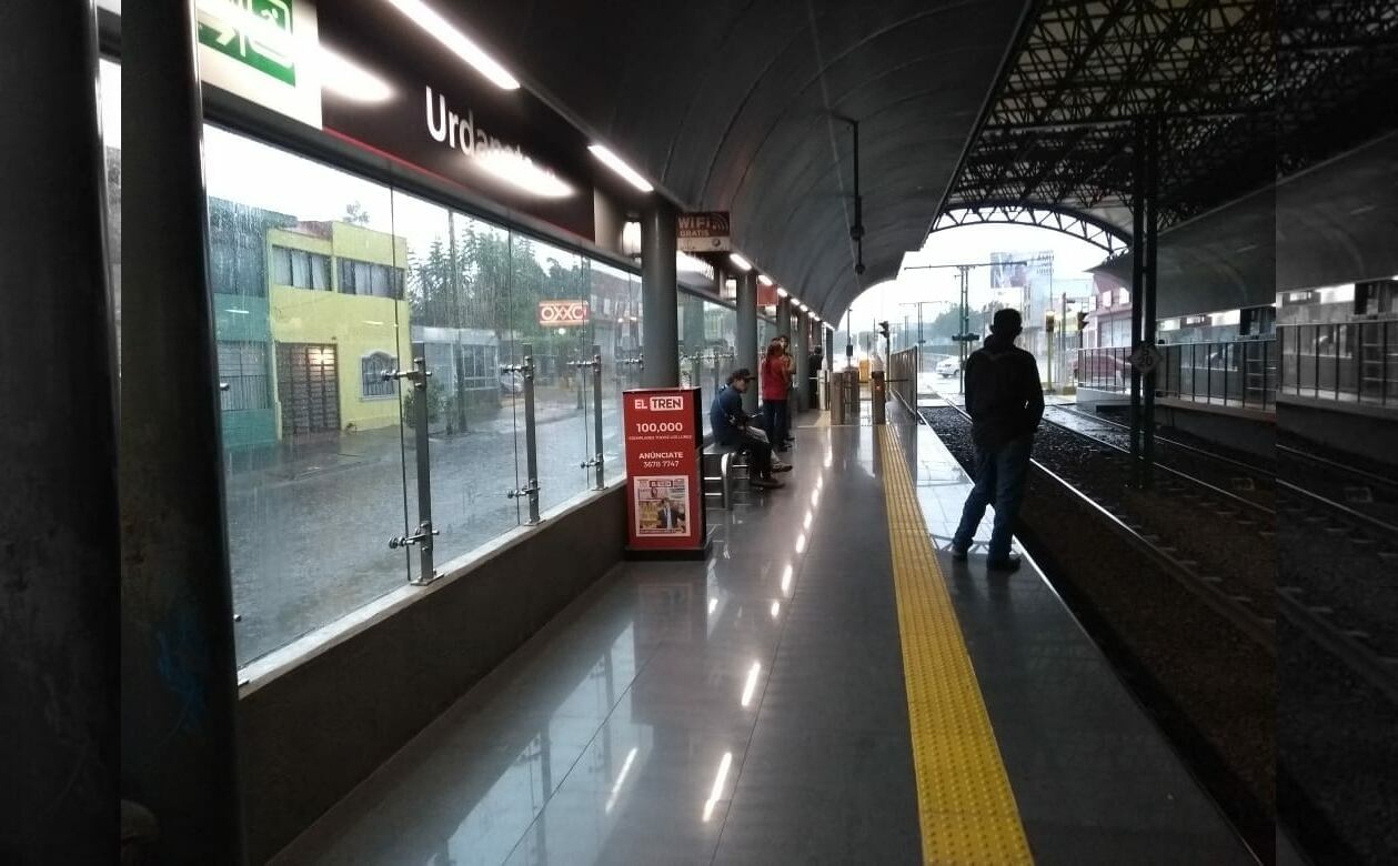 90 pasajeros tuvieron que ser desalojados por el incidente ocurrido la tarde del domingo.