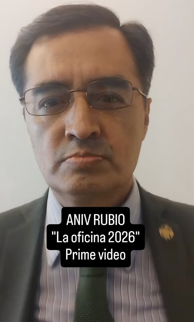 Edgar Villa como Aniv Rubio en La Oficina
