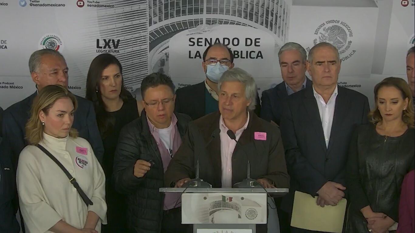 Claudio X. González niega ser jefe del PAN, PRI y PRD