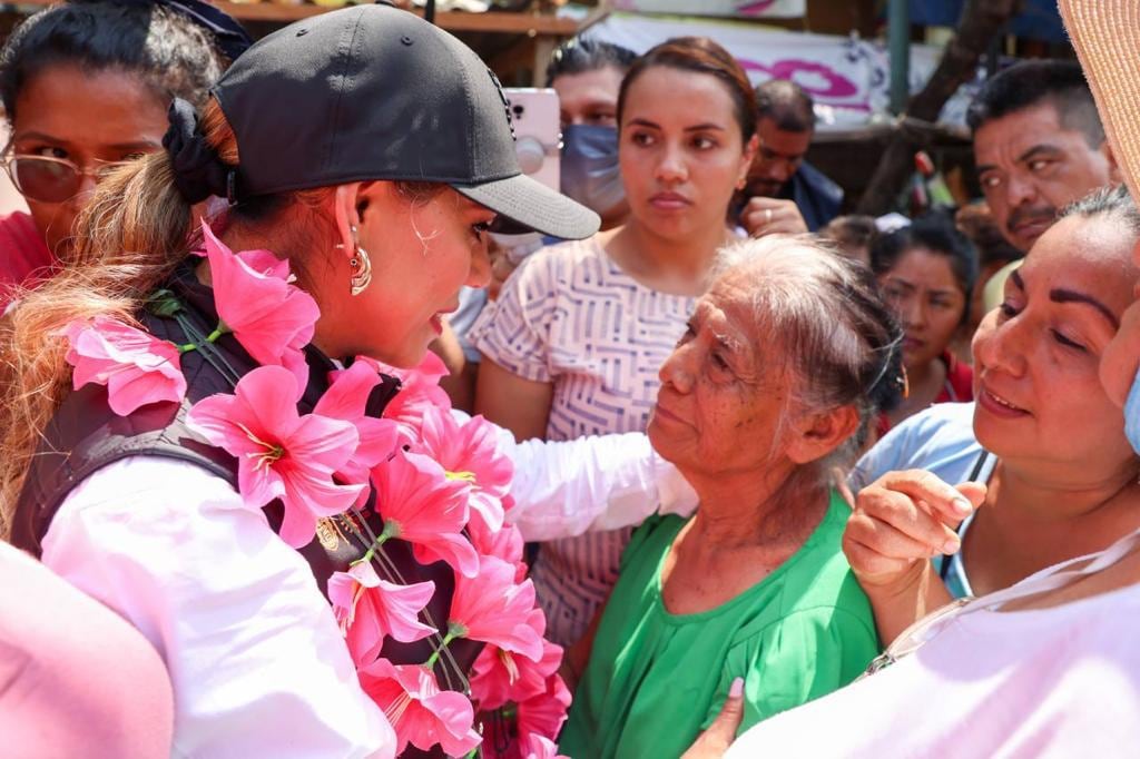 Evelyn Salgado se reúne con locatarios del Mercado Central de Acapulco