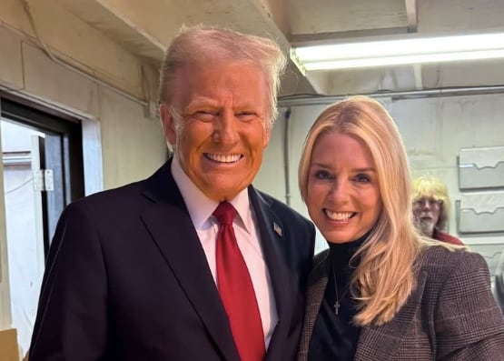Donald Trump y Pam Bondi