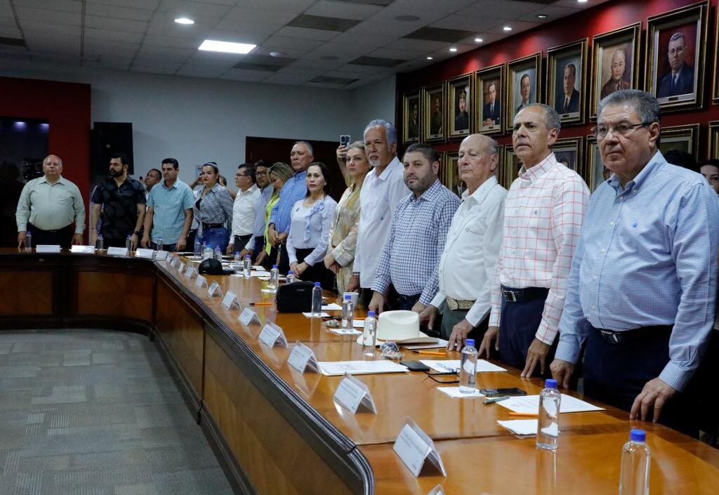 Rubén Rocha presenta proyectos de seguridad frente a alcaldes