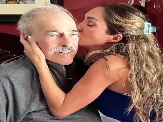 Anahí visita a Andrés García