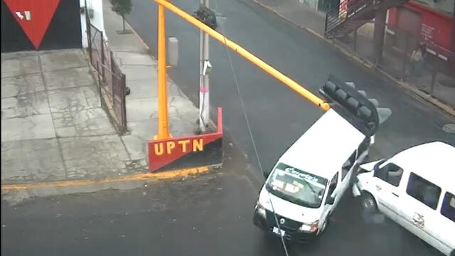 Las autoridades reportaron a una persona fallecida y otros cuatro heridos