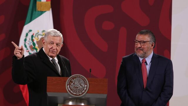 Andrés Manuel López Obrador, presidente de México acompañado Horacio Duarte Olivares, titular de la Agencia Nacional de Aduanas de México (ANAM)