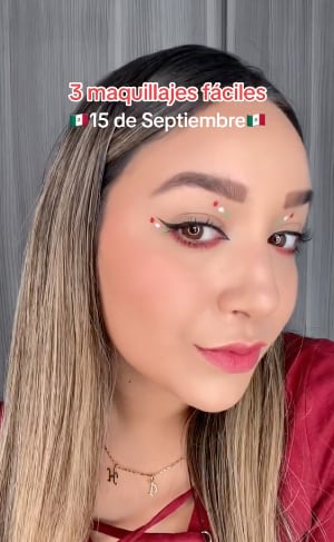 Ideas fáciles de maquillaje tricolor para el 15 de septiembre: Párpados no tan tricolor