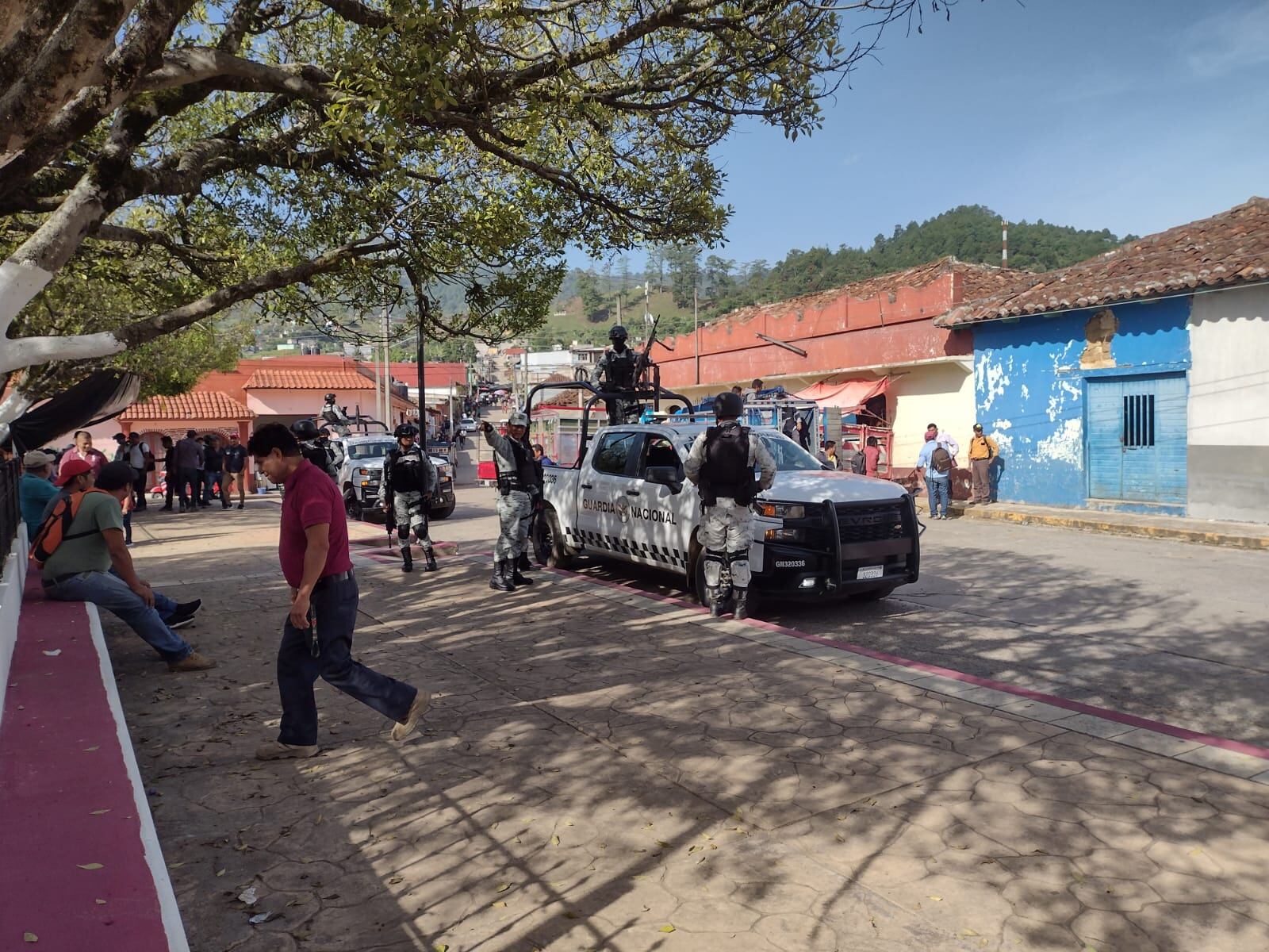 Guardia Nacional en parque central de Pantelhó