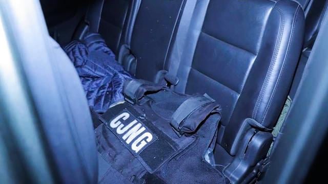 Un chaleco con las siglas del Cártel Jalisco Nueva Generación