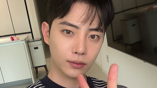 Kim Jong Suk, modelo.