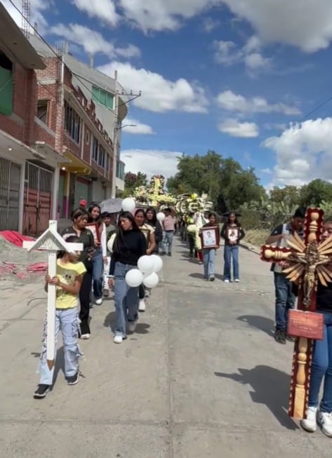“Solo queremos paz”: habitantes de Otumba despiden a Joselyn Sandoval y Juan Carlos Ortiz