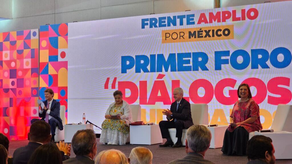 Estos fueron los argumentos en el Primer Foro del Frente Amplio por México