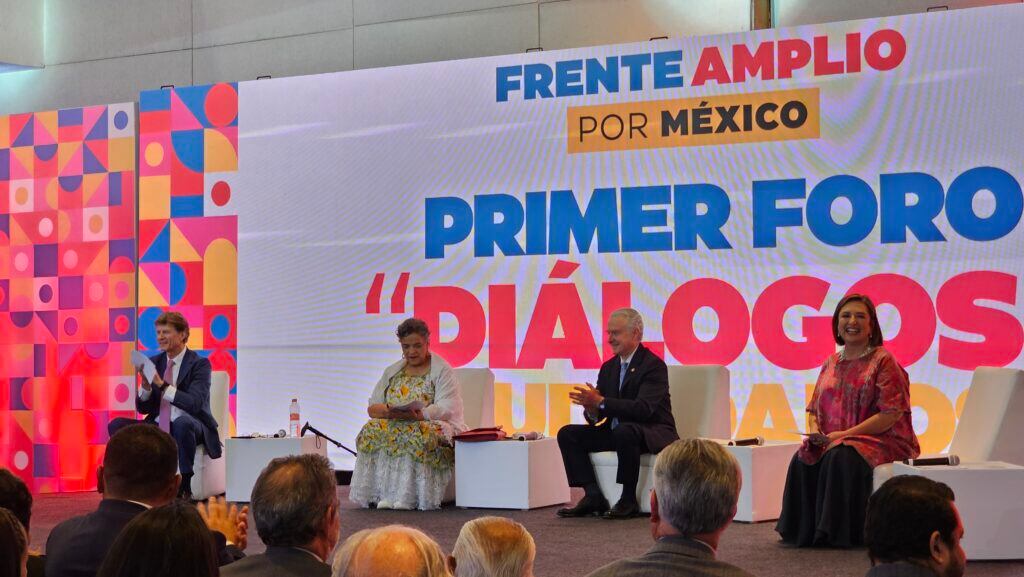 Primer debate del Frente Amplio por México