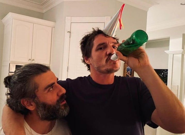 Oscar Isaac y Pedro Pascal