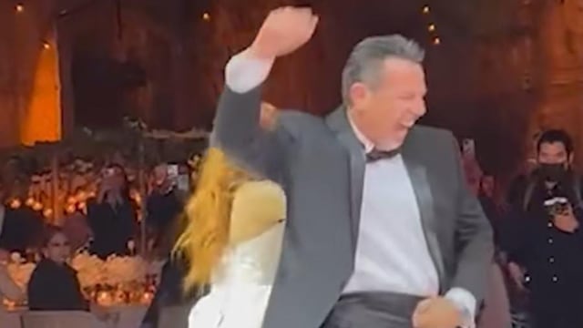 Papá de Celeste Pellegrini se aprende retos de TikTok para bailarlos en su boda