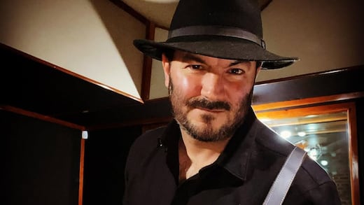 ¿Quién es Javier Calderón? Productor musical y guitarrista