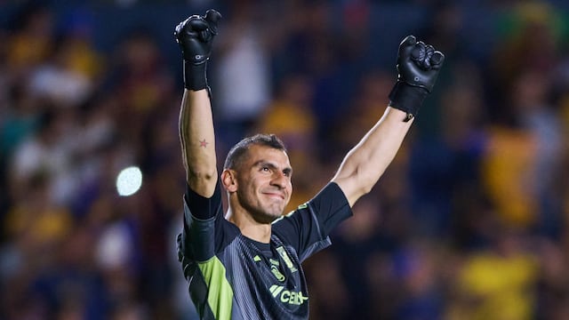 Nahuel Guzmán en el Tigres vs Necaxa.