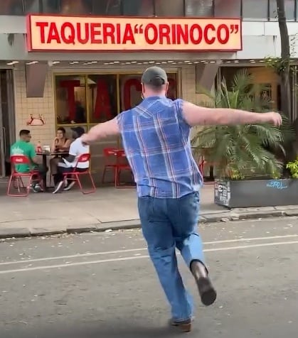Sam Smith visita Taquería Orinoco en Roma Norte y esto fue lo que comió