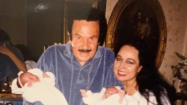 Antonio Aguilar, Flor Silvestre y sus nietas, Susana Aguilar y Majo Aguilar