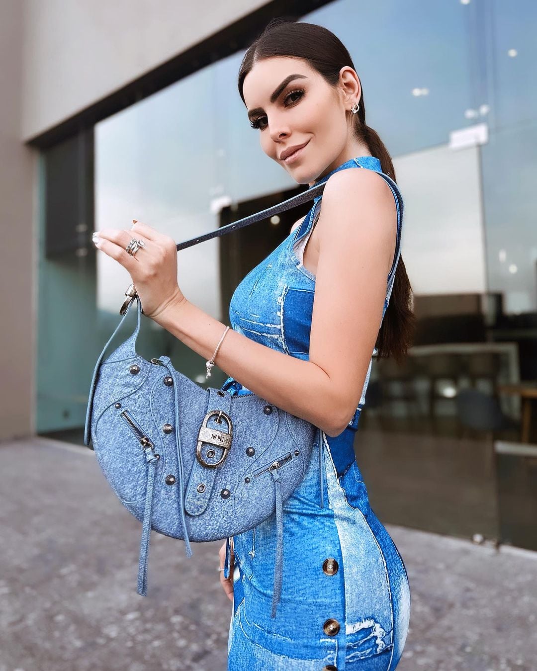 Cynthia de la Vega, sucesora de Lupita Jones en Miss Universo.