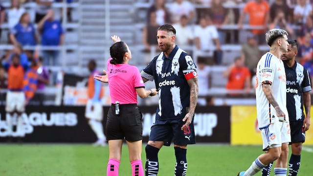 Katia Itzel García denuncia amenazas de muerte por una decisión arbitral en partido de Rayados