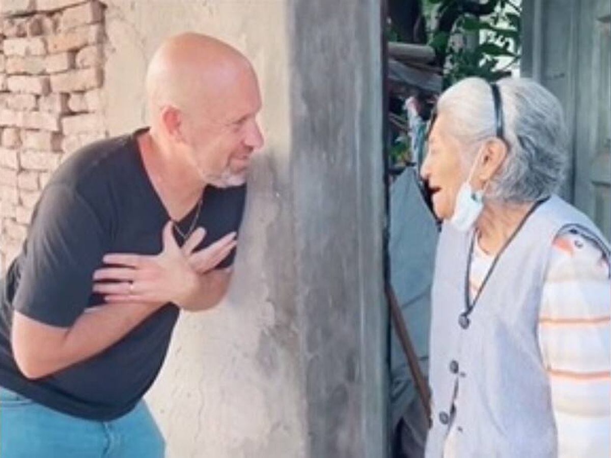 Pastor sueco se reencuentra con sus niñera boliviana 45 años después