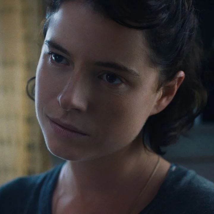 ¿Quién es Jessie Buckey, la actriz nominada por ‘La hija oscura’ en los Óscar 2022?