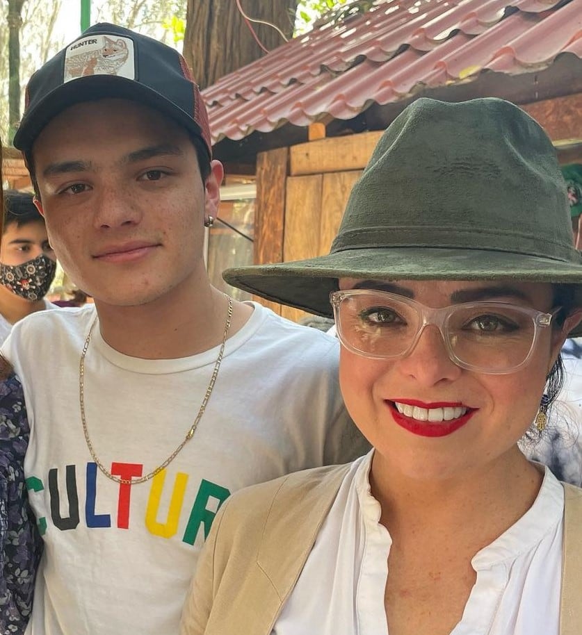 Violeta Isfel y su hijo Omar