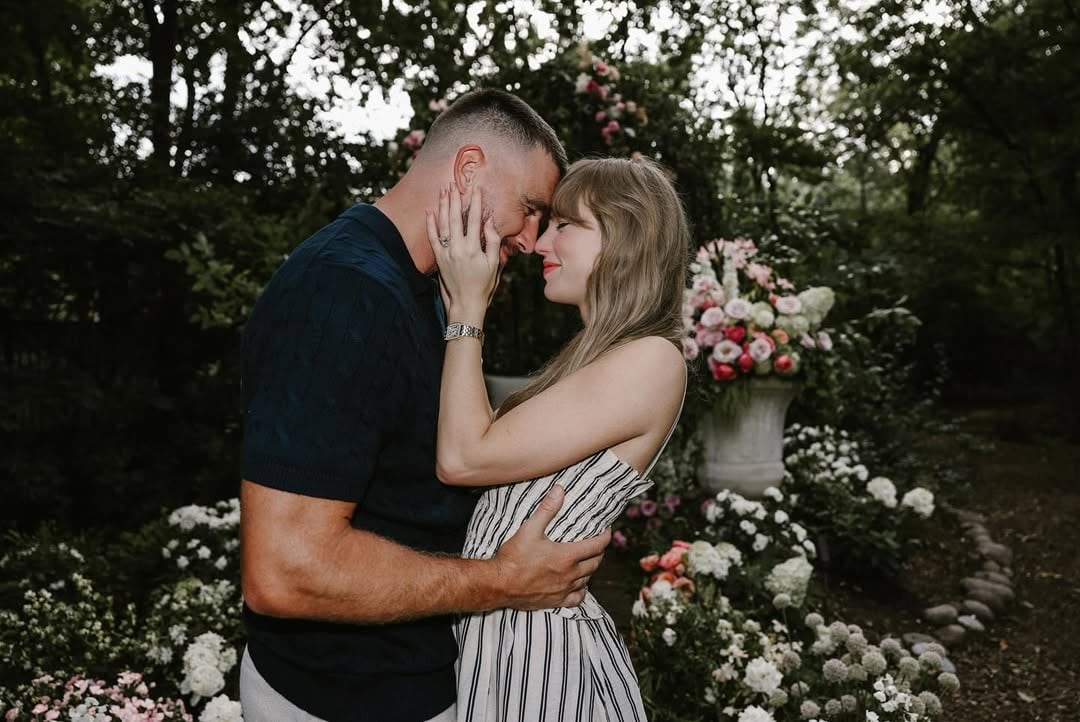 Taylor Swift y Travis Kelce se comprometen.