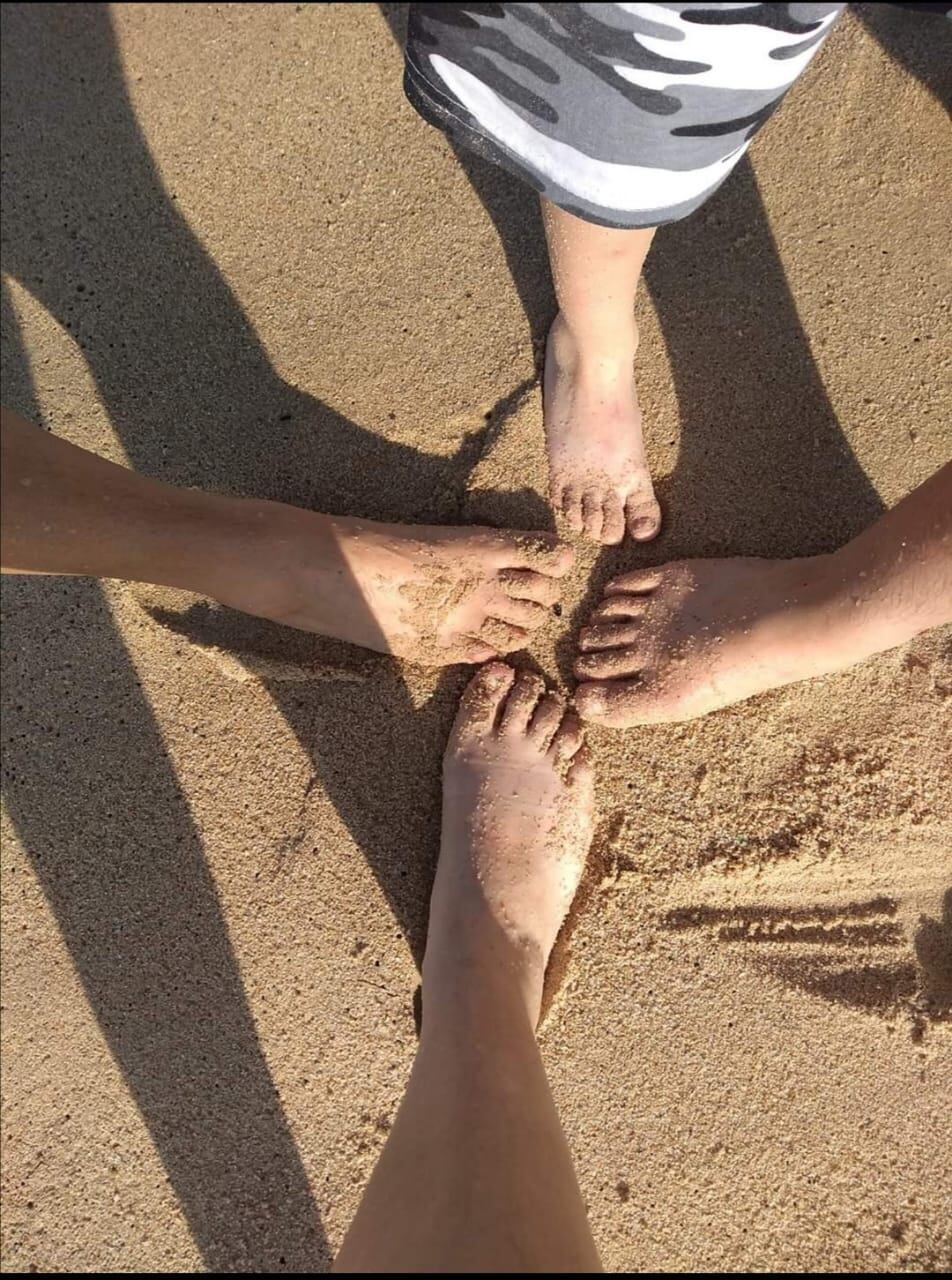 Fotos de los viajes que hacia Araceli con sus hijos.