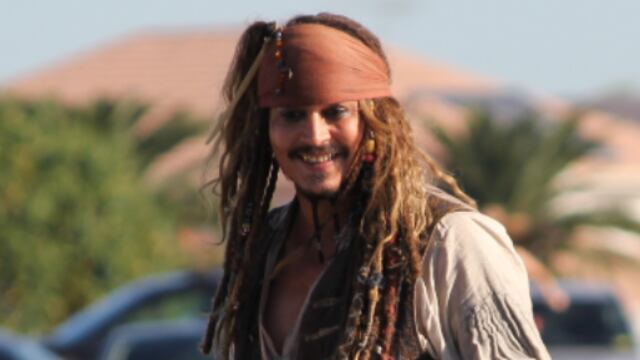 Johnny Deep interpretando al Capitán Jack Sparrow