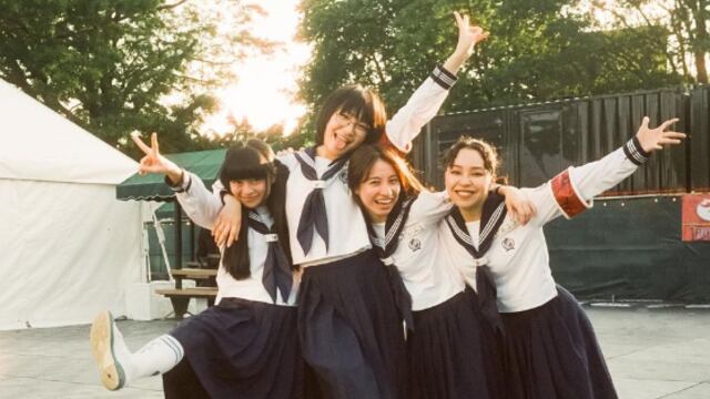 Atarashii Gakko!, grupo japonés