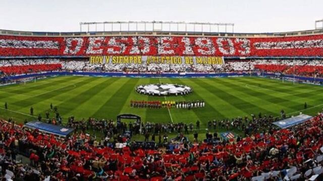 Afición realiza mosaico haciendo alusión al año de la fundación del club.