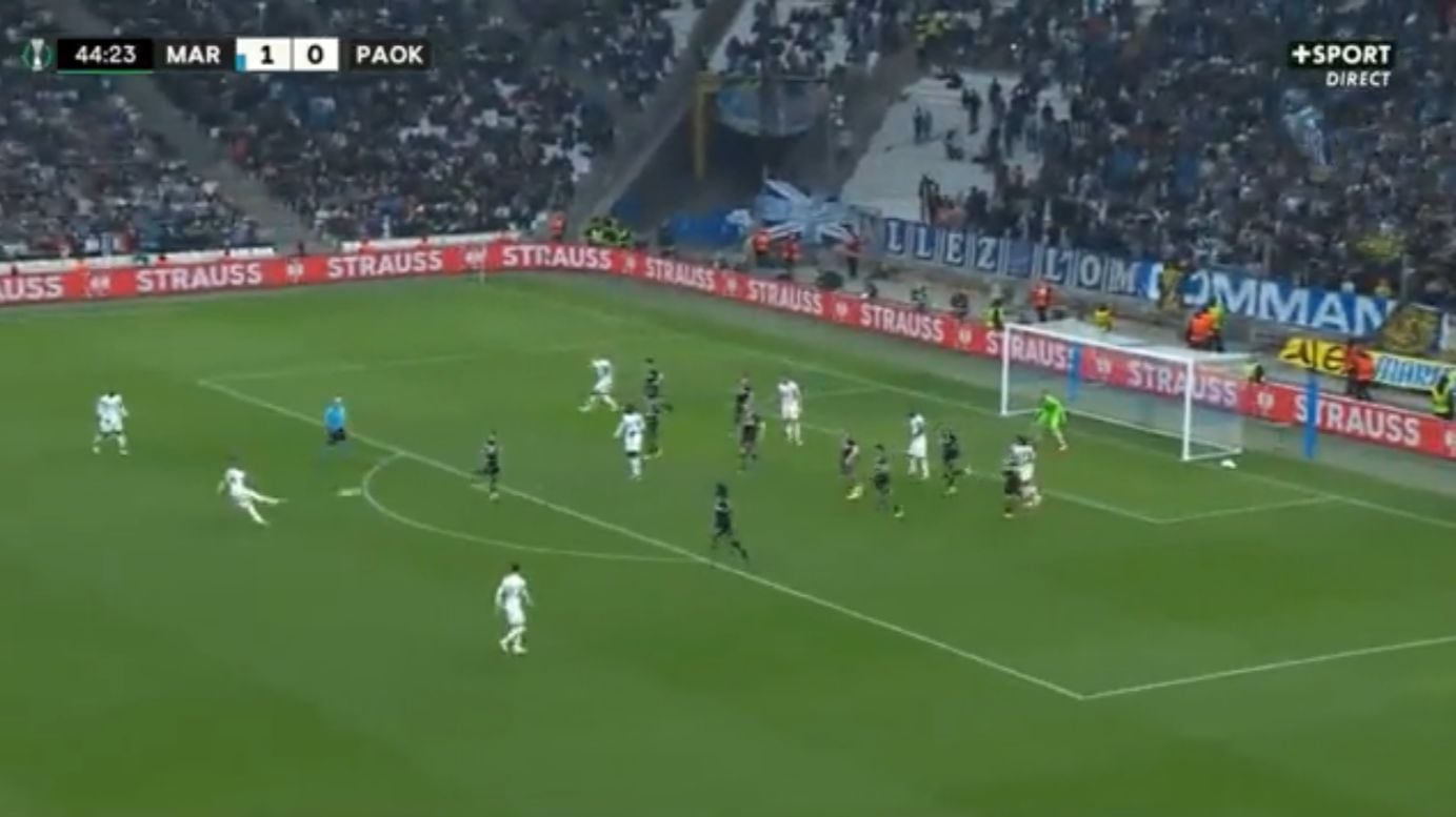 Dimitri Payet marca gol digno del Puskas en la Conference League