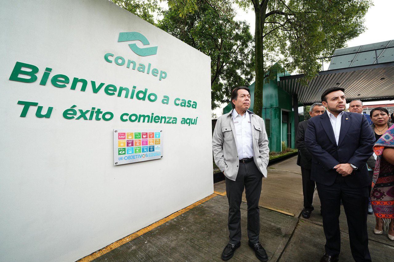 Mario Delgado Carrillo impulsa certificación en inglés para docentes del CONALEP.