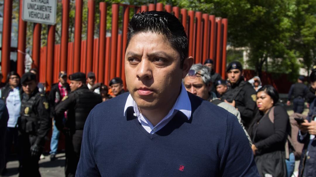 Se cae PRD en San Lázaro; renuncian coordinador y 8 diputados