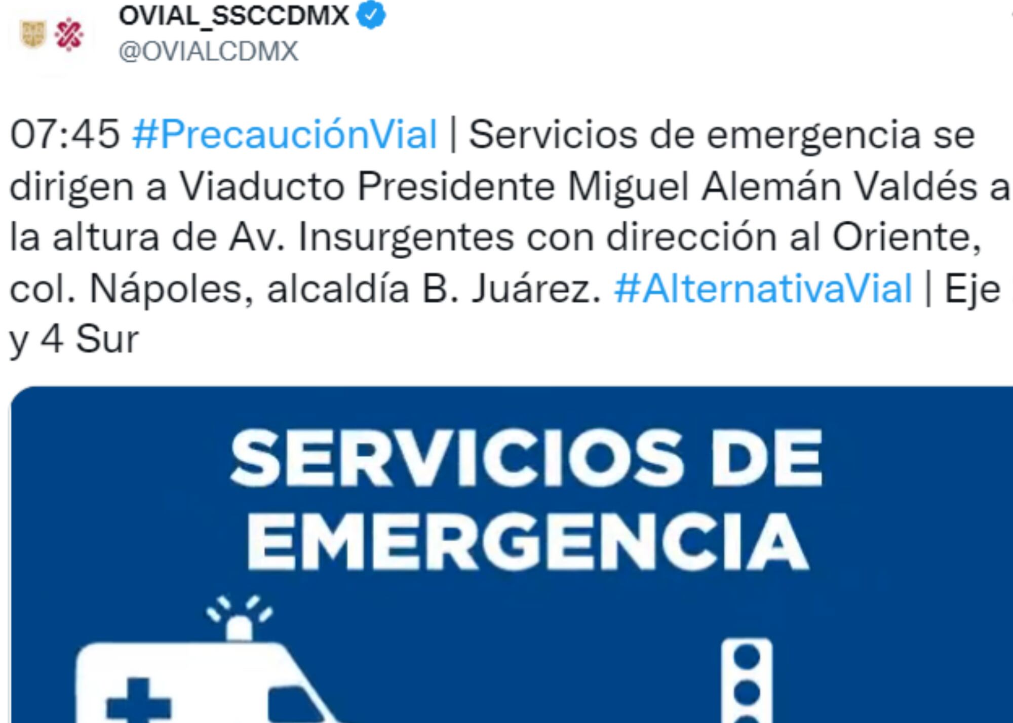 tráiler atorado en Viaducto Miguel Alemán en la CDMX/ Twitter @OVIALCDMX