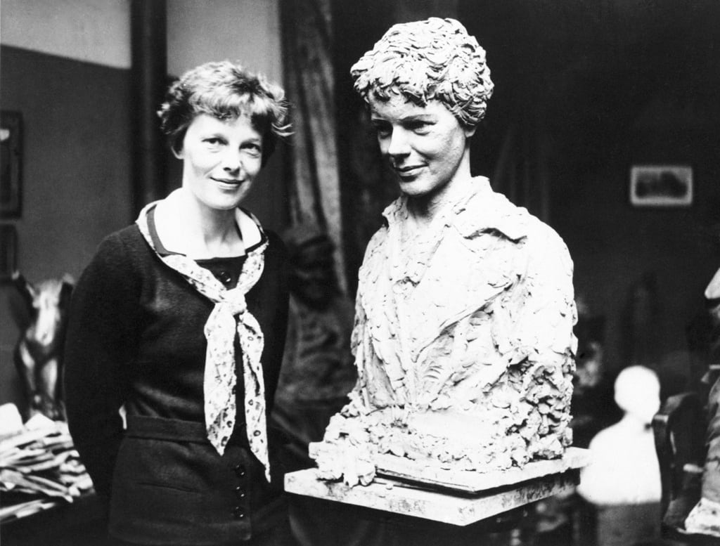Amelia Earhart, piloto mujer.