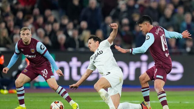 Edson Álvarez con el West Ham