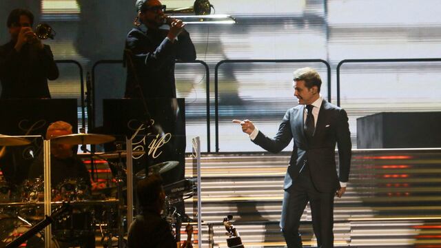 Luis Miguel, cantante.