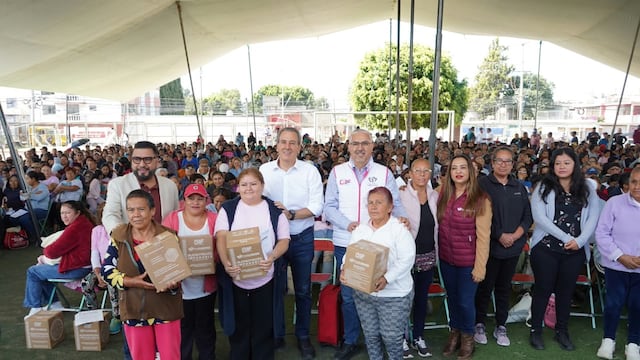 Puebla entrega 14 mil 700 despensas del programa Alimentación Imparable.