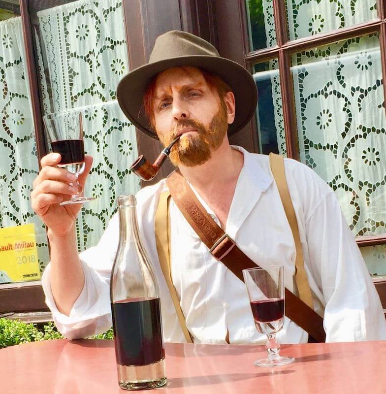 Mario Iván Martínez como Vincent van Gogh