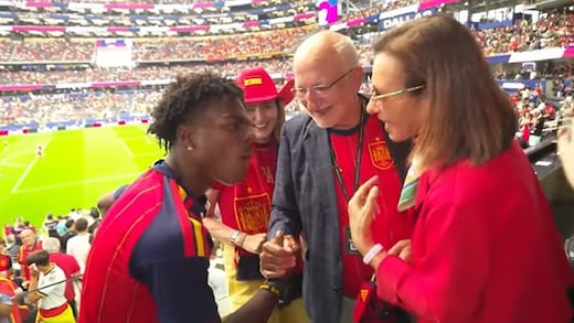 Ana Botín comparte foto con Speed durante el Francia vs España