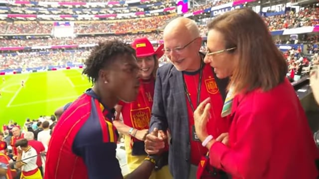 Ana Botín platica con IShowSpeed en el partido España vs Francia.