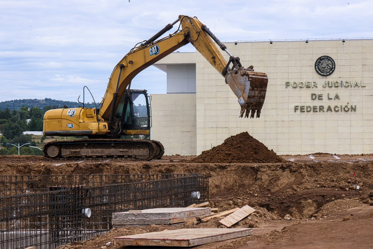 Lorena Cuéllar supervisa avance de nuevas oficinas del Archivo General en Tlaxcala.