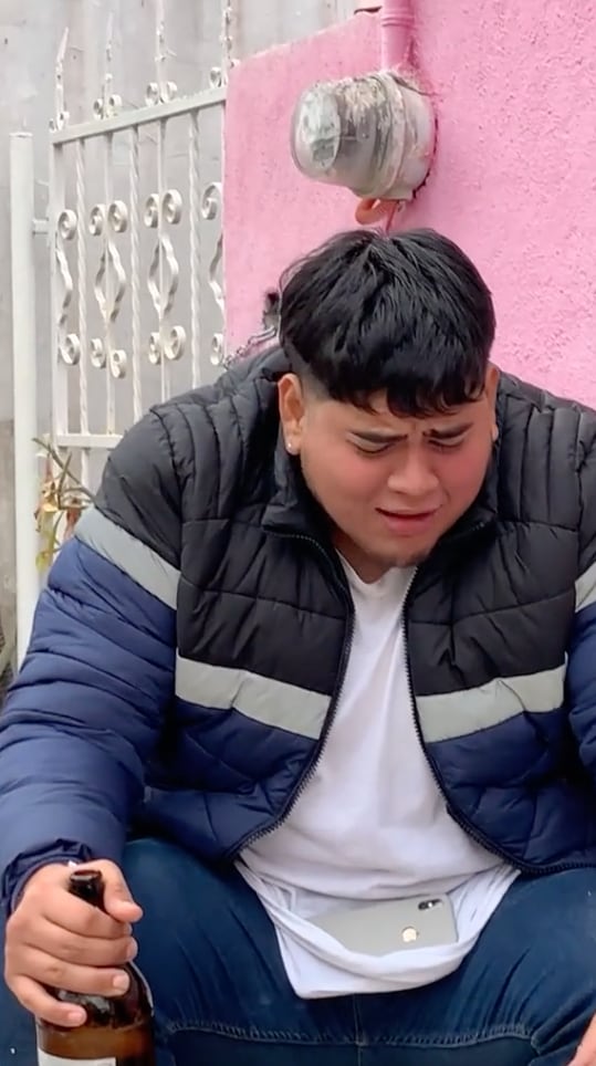 Canta ‘Simplemente amigos’ de Ana Gabriel y TikTok