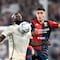 Johan Vásquez brilla en sorpresiva goleada del Genoa a la Roma de Mourinho