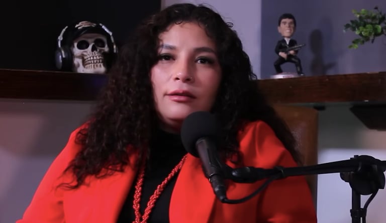 Bruja de Catemaco encuentra amarre que le hicieron a Christian Nodal