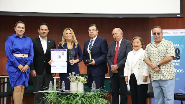 Romina Contreras es premiada como la mejor presidenta municipal de México.