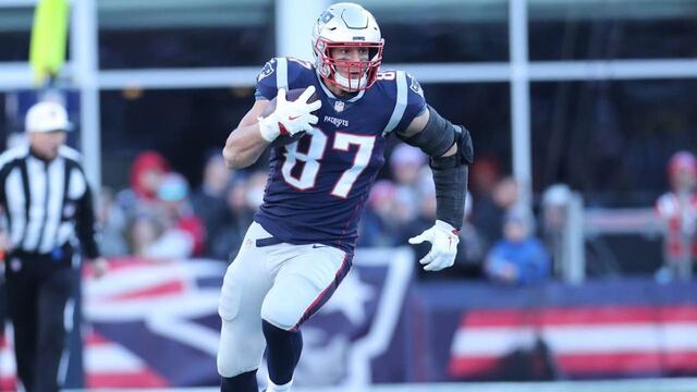 Gronk se retira de la NFL tras 9 años de carrera.